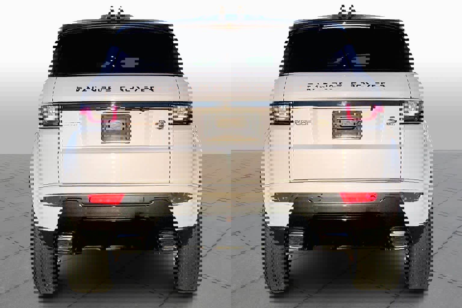 Used 2018 Land Rover Range Rover Evoque Landmark Edition image 5