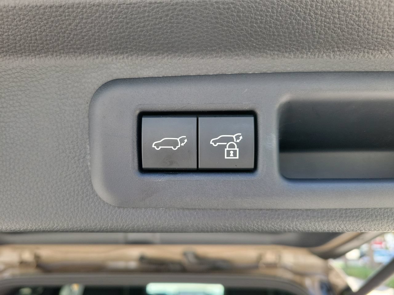 Used 2025 Toyota Sequoia TRD Pro AWD/4WD image 9