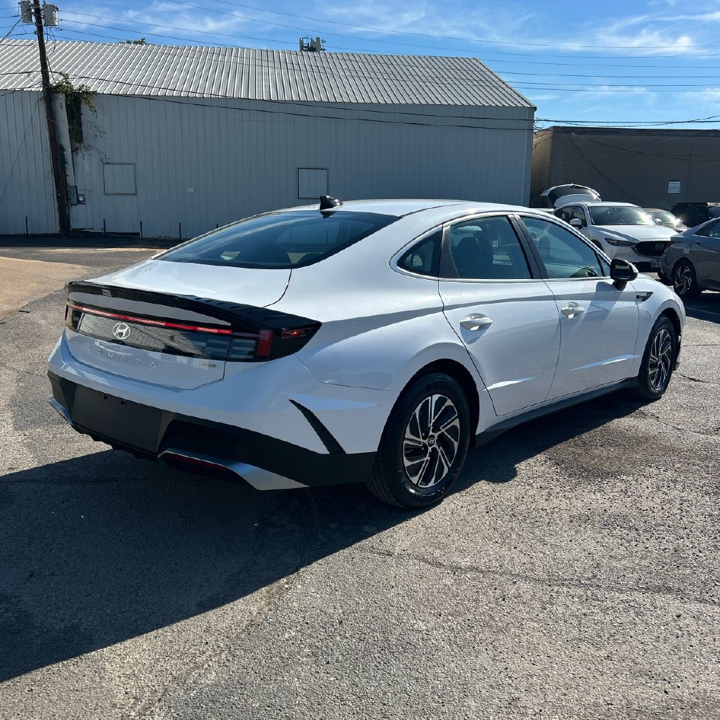 Used 2026 Hyundai Sonata Blue FWD image 4