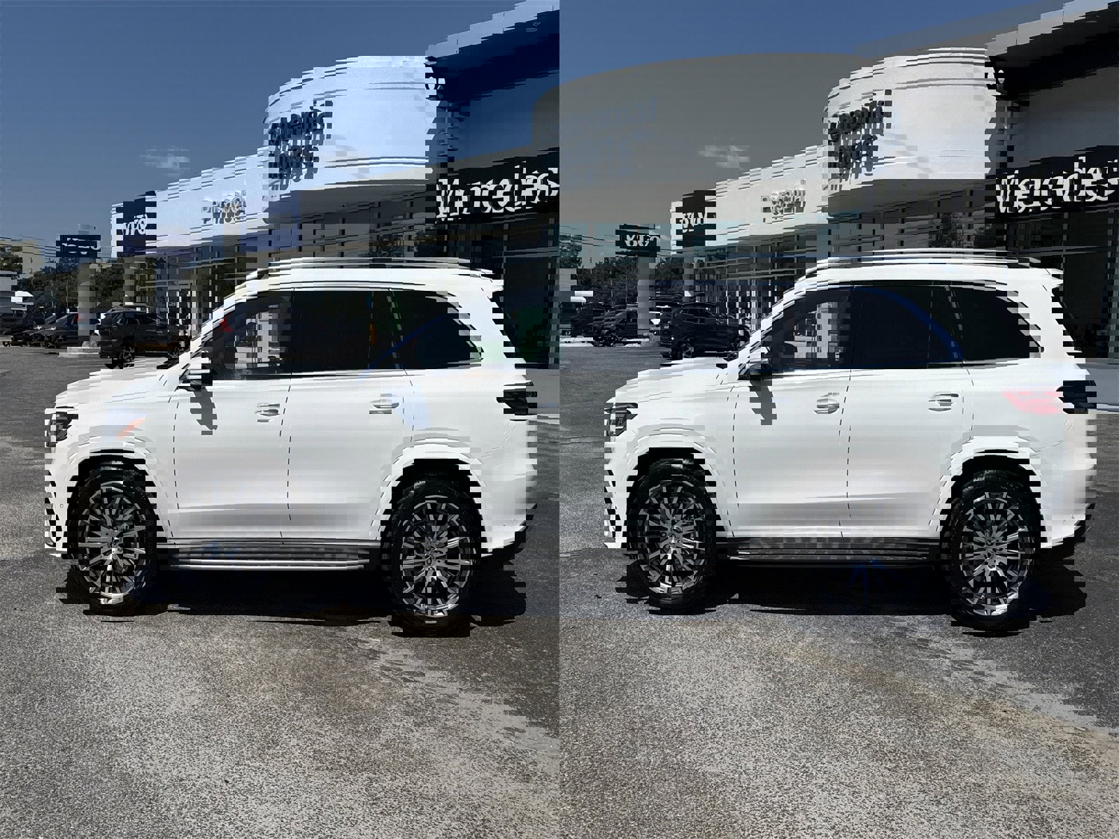 New 2026 Mercedes-Benz GLS 580 4MATIC image 2