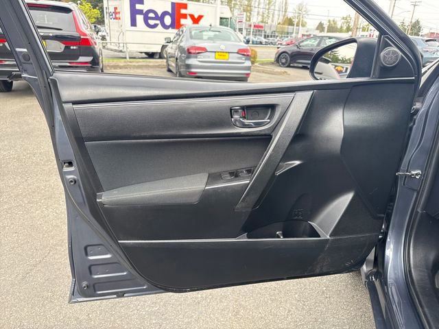 Used 2018 Toyota Corolla LE image 18