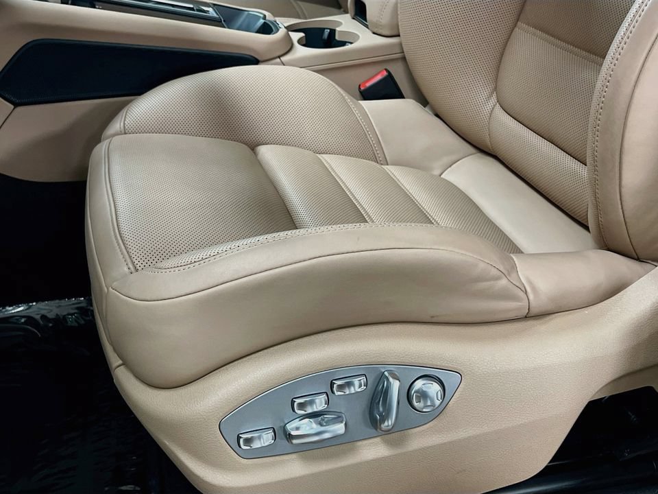 Certified 2026 Porsche Macan AWD/4WD image 22