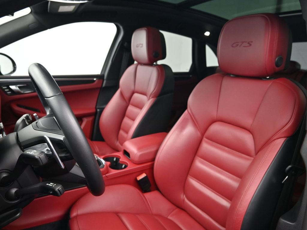 Certified 2023 Porsche Macan GTS image 5
