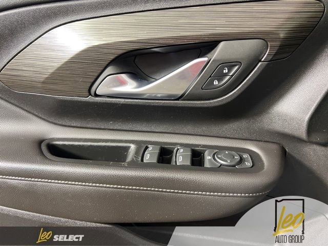 Used 2022 GMC Terrain SLE w/ Driver Convenience Package FWD image 30