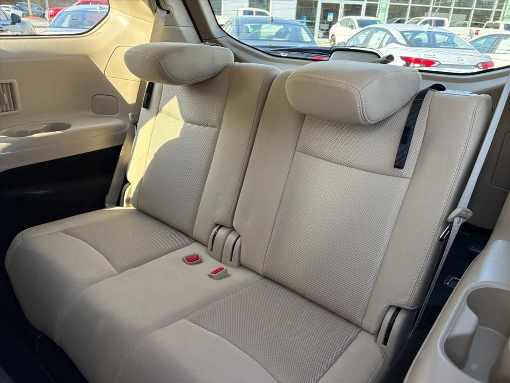 Used 2020 Nissan Pathfinder SV image 18