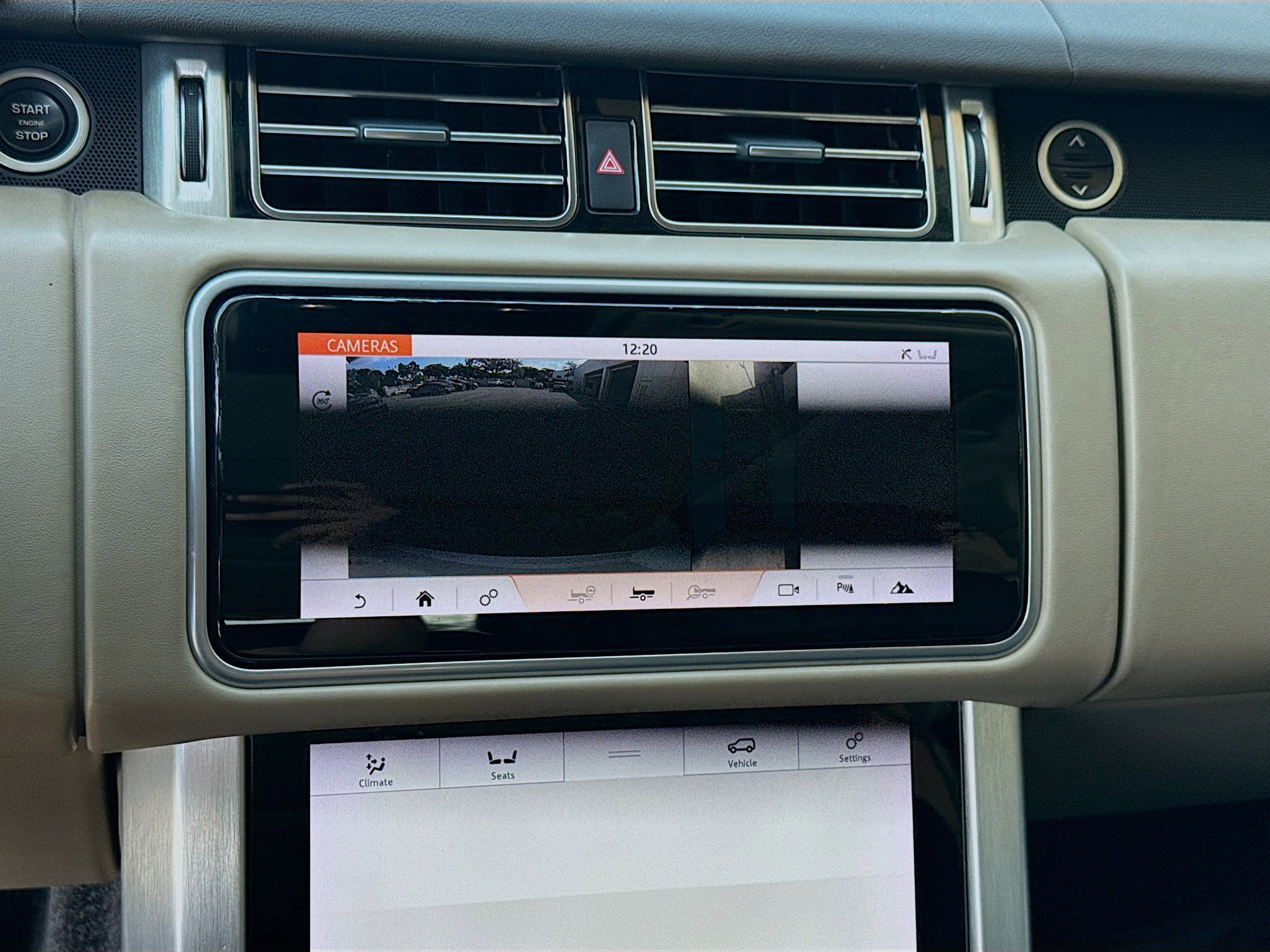 Used 2019 Land Rover Range Rover Velar R-Dynamic SE image 14