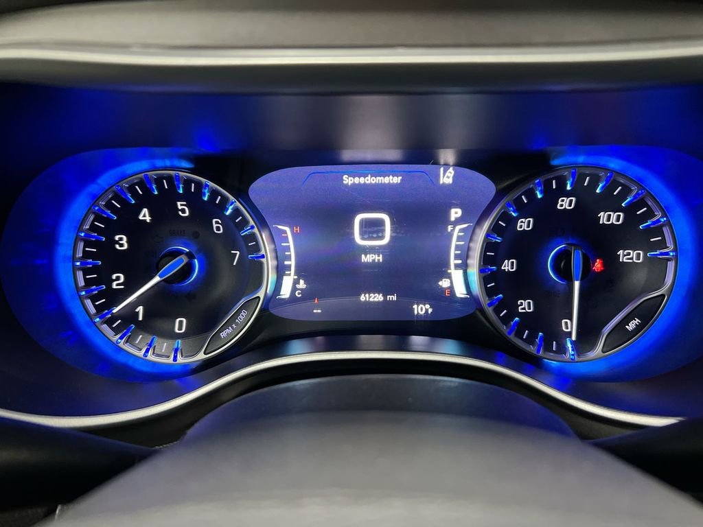 Used 2024 Chrysler Pacifica Touring-L image 12