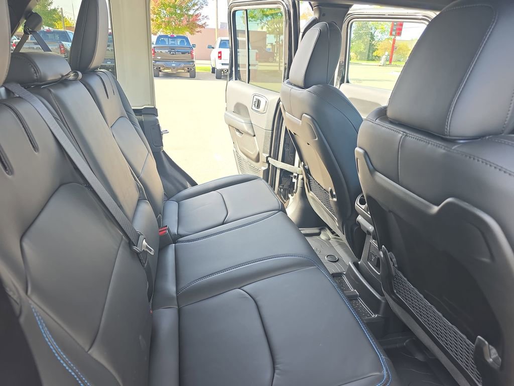 New 2025 Jeep Wrangler Unlimited Rubicon 4xe w/ Technology Group image 11