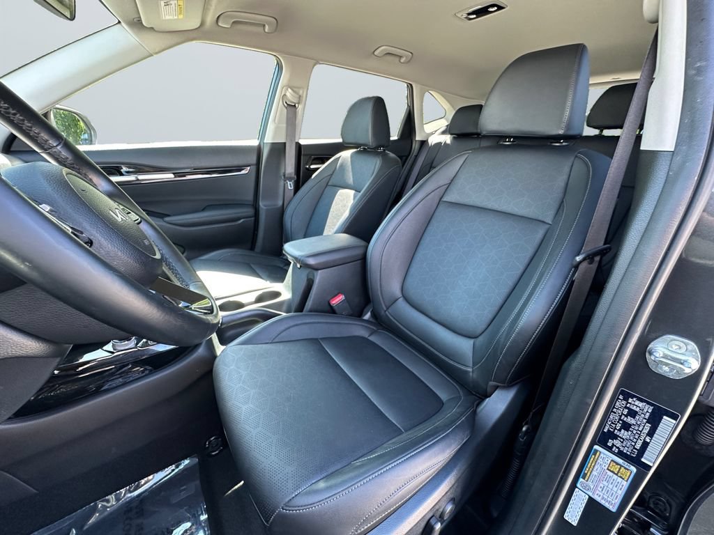 Certified 2025 Kia Seltos EX AWD/4WD image 9