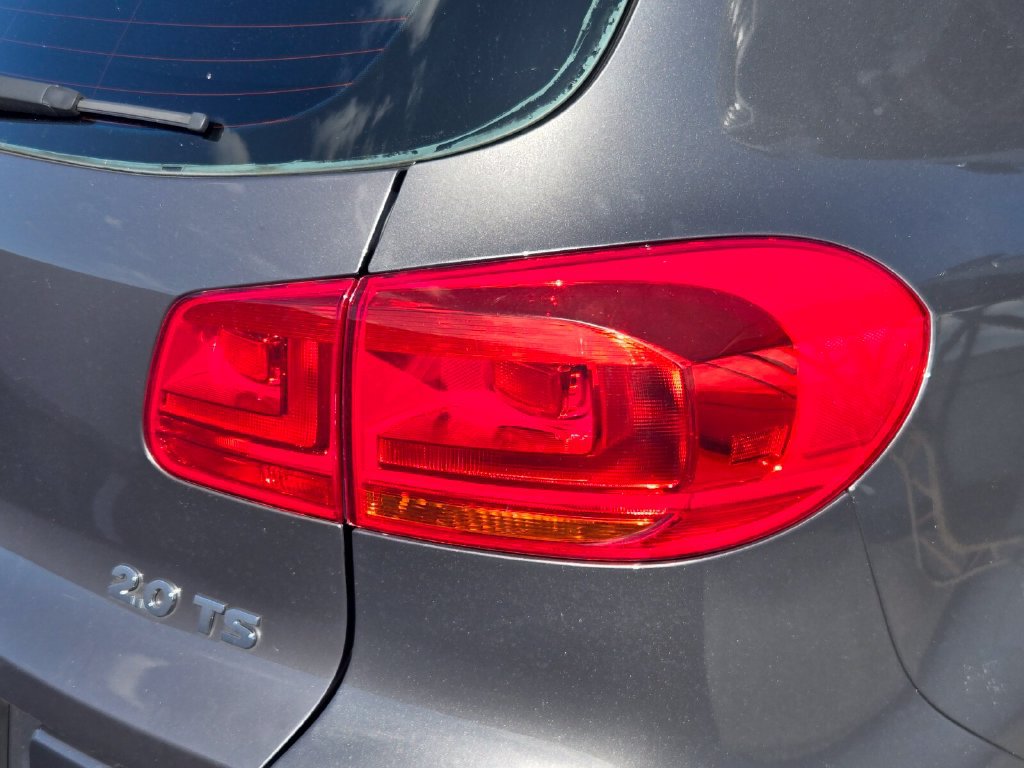 Used 2014 Volkswagen Tiguan S FWD image 9