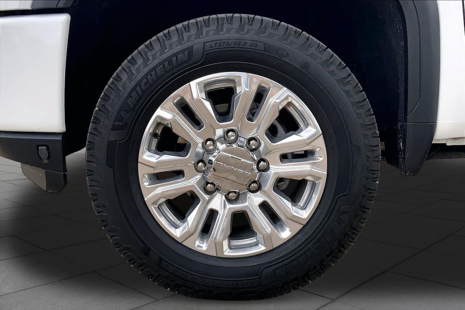 Used 2020 GMC Sierra 2500 Denali w/ Denali Ultimate Package AWD/4WD image 11
