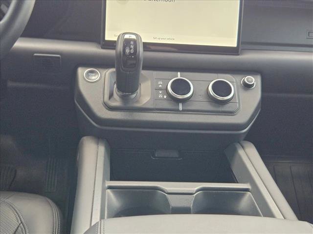 Used 2025 Land Rover Defender 110 X-Dynamic SE AWD/4WD image 15