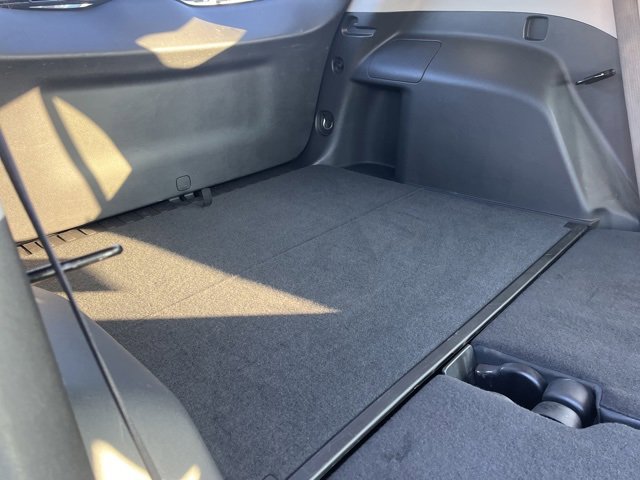 Used 2024 GMC Terrain SLT image 48