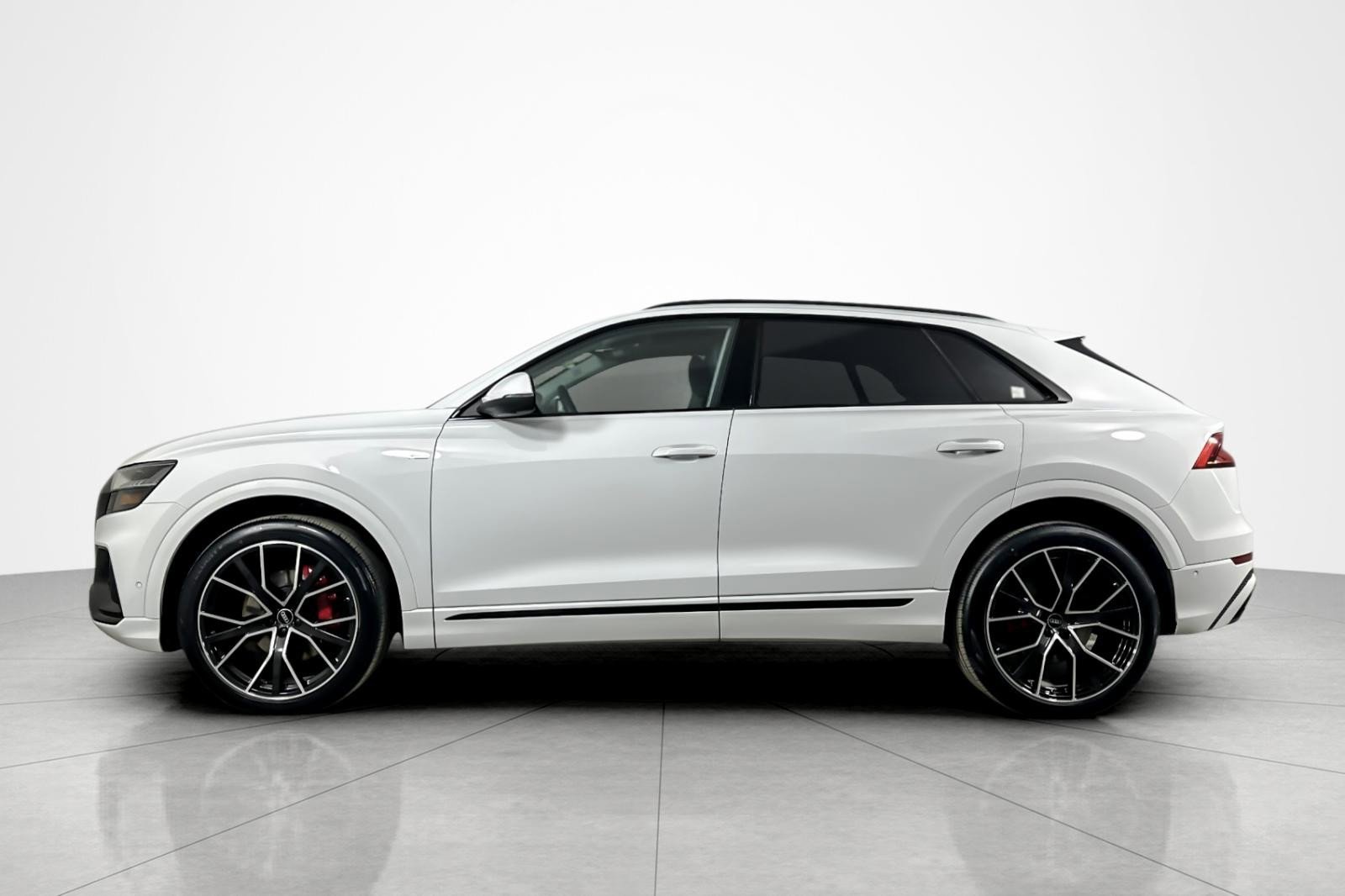 Used 2023 Audi Q8 Prestige w/ Prestige Package image 2
