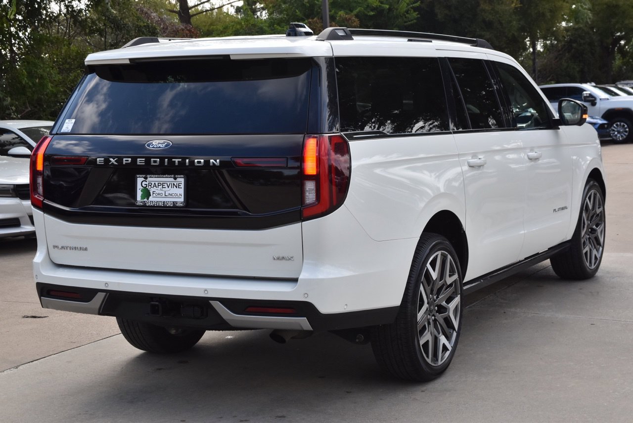 Used 2025 Ford Expedition Max Platinum w/ Platinum Ultimate Package AWD/4WD image 8