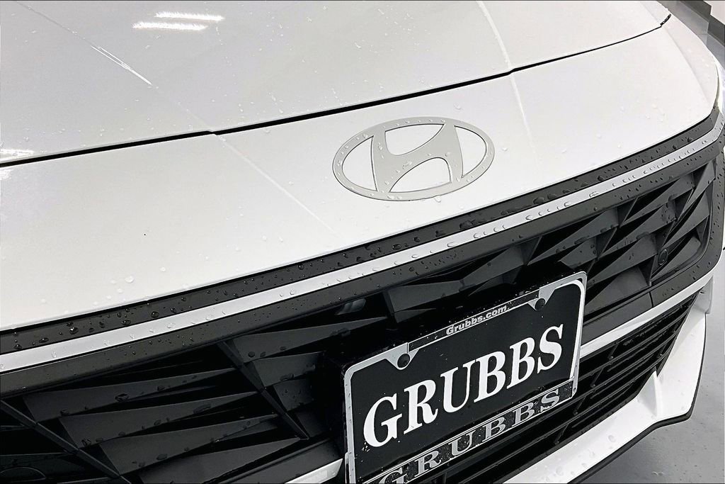 Certified 2025 Hyundai Elantra SEL image 36