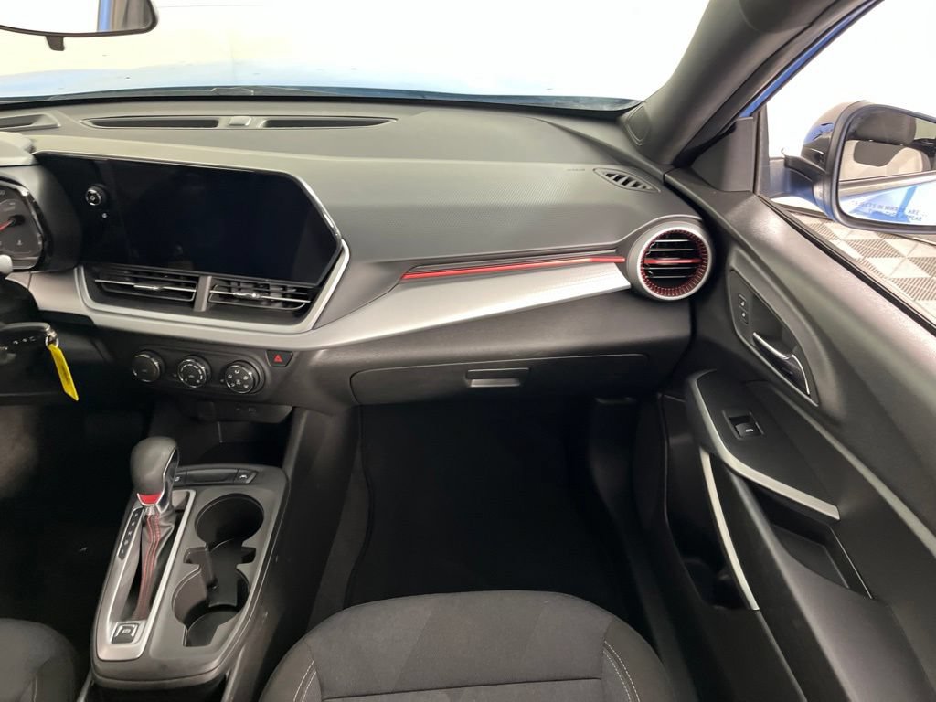 Certified 2024 Chevrolet Trax RS FWD image 18