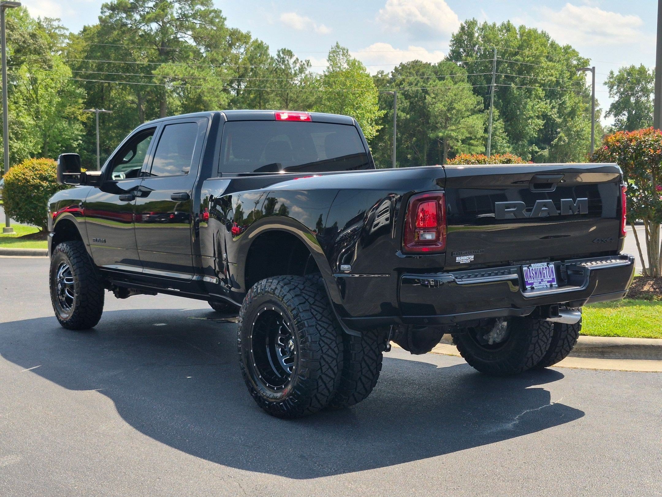 New 2026 RAM 3500 Big Horn AWD/4WD image 7