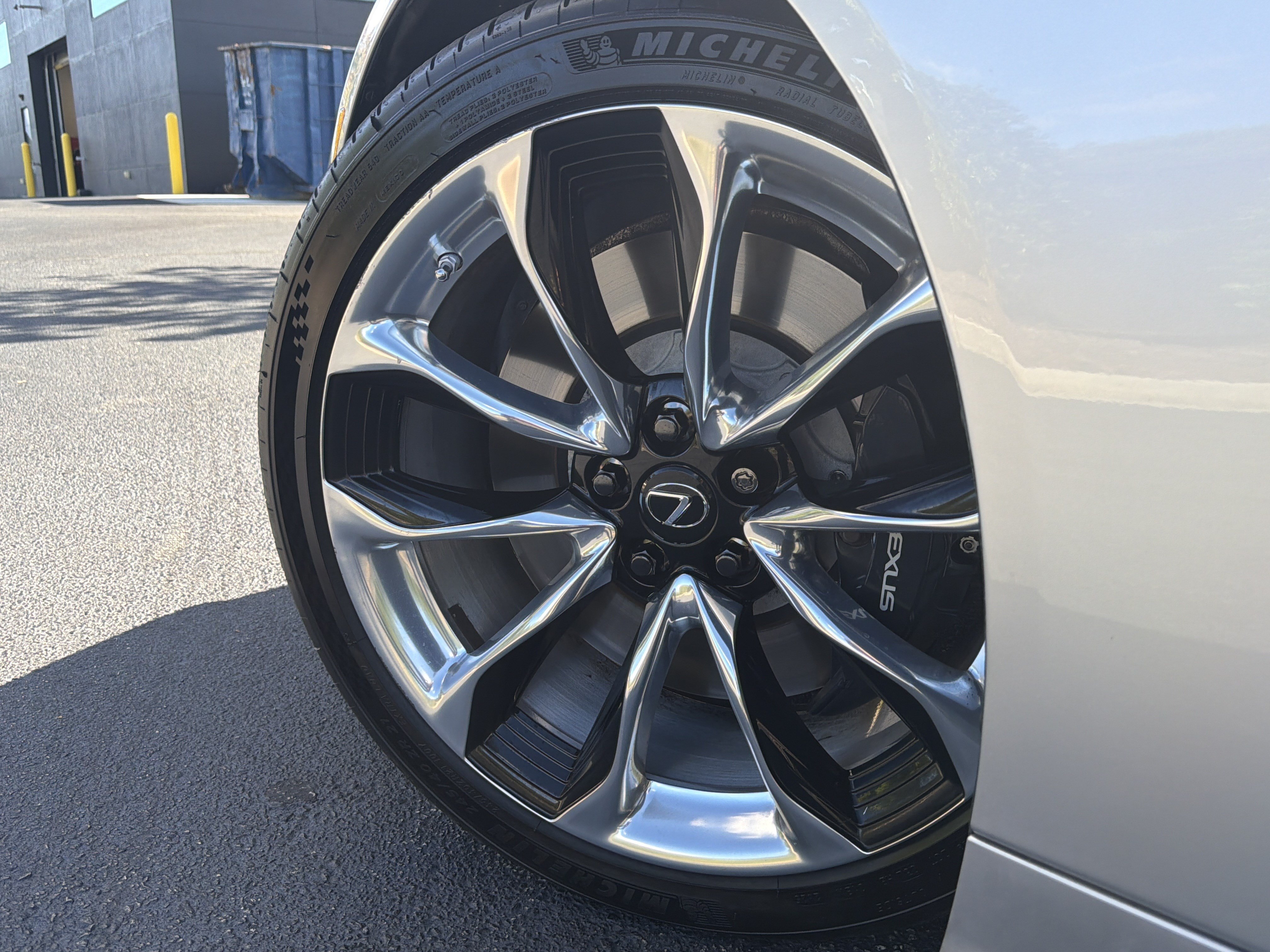Used 2018 Lexus LC 500 Coupe w/ Performance Package RWD image 17