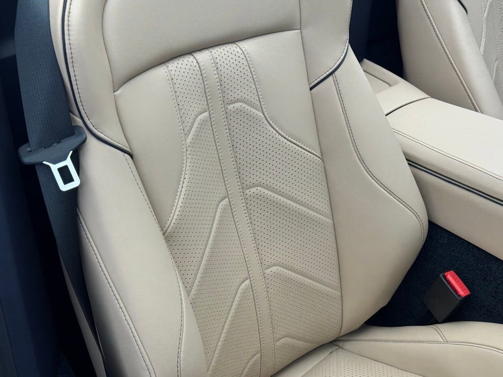 New 2026 Aston Martin V8 Vantage Roadster image 25