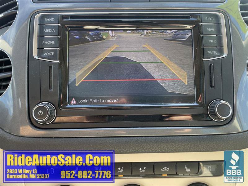 Used 2017 Volkswagen Tiguan SEL AWD/4WD image 22