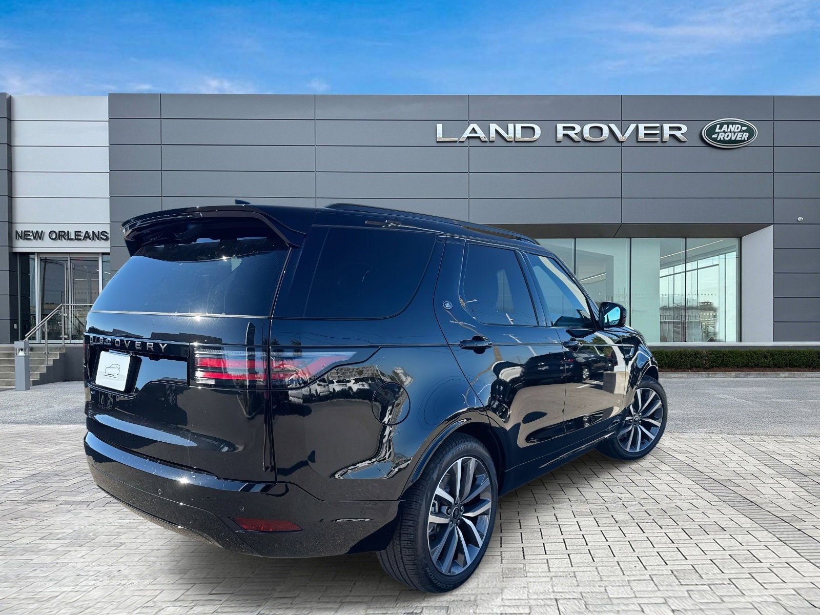 New 2026 Land Rover Discovery Dynamic SE image 5