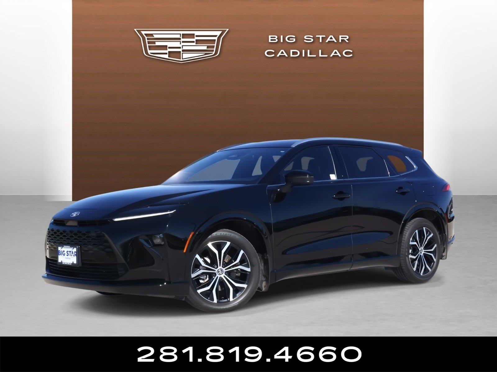 Used 2025 Toyota Crown Signia AWD/4WD image 1