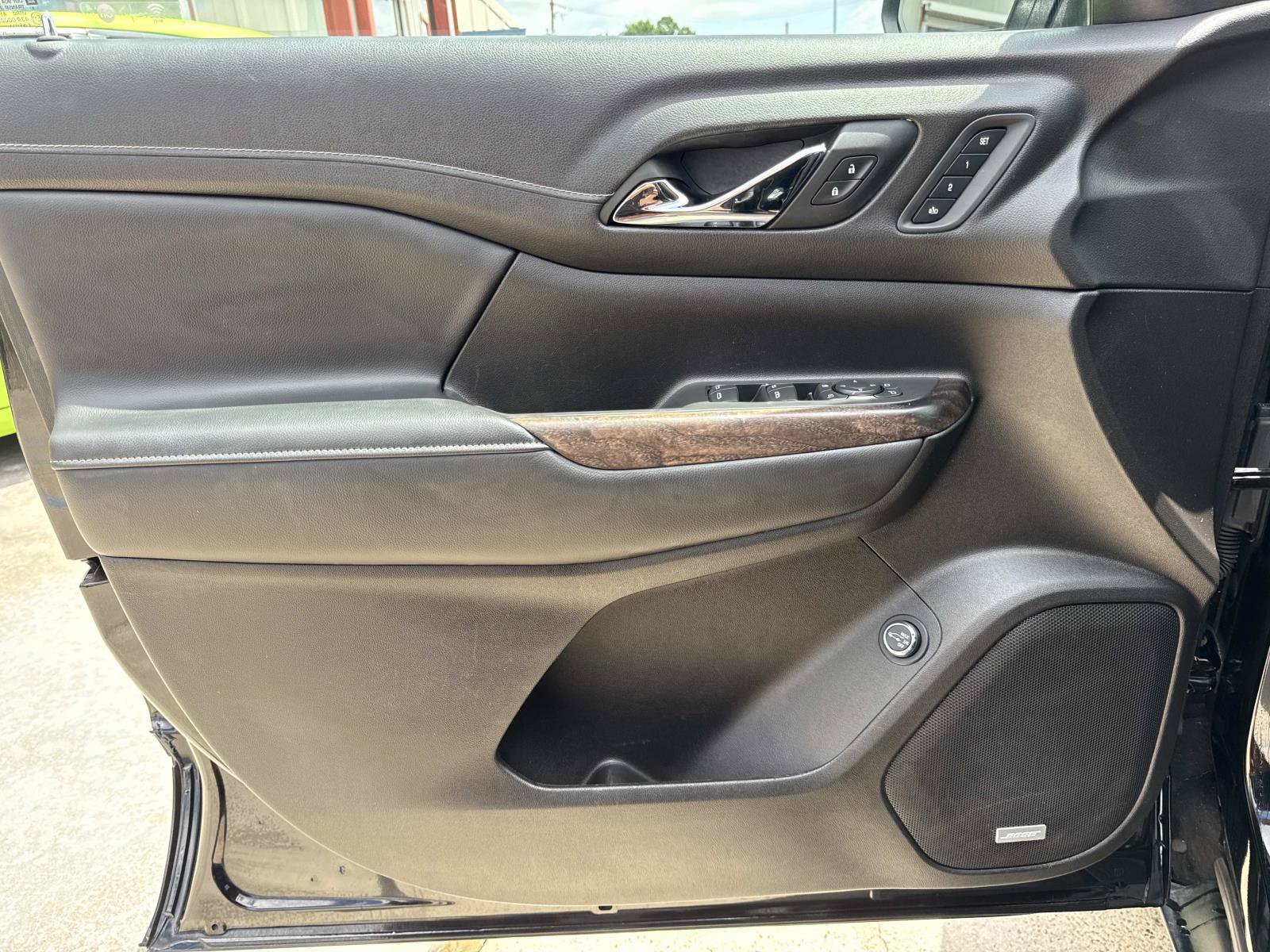 Used 2022 GMC Acadia Denali w/ LPO, Floor Liner Package FWD image 18