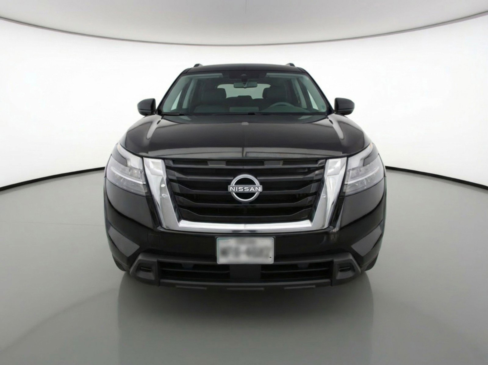 Used 2025 Nissan Pathfinder SV image 2