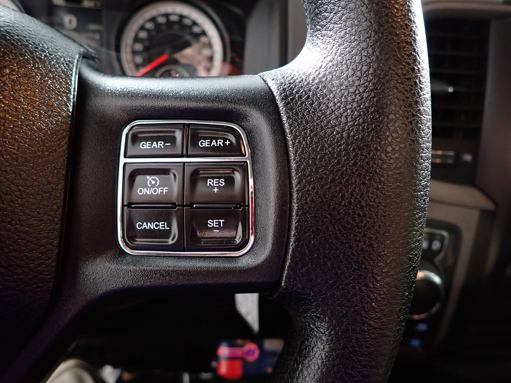 Used 2017 RAM 1500 Express AWD/4WD image 5