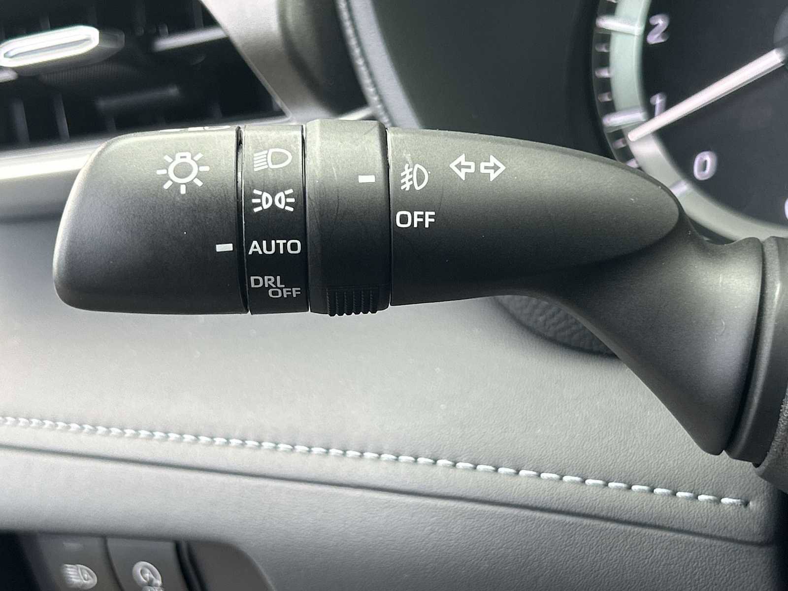 Used 2023 Toyota Highlander LE image 27