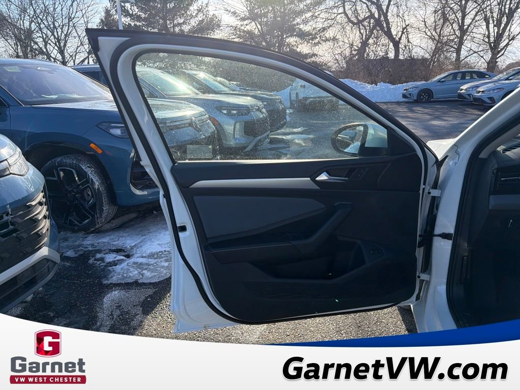New 2026 Volkswagen Jetta SE image 10