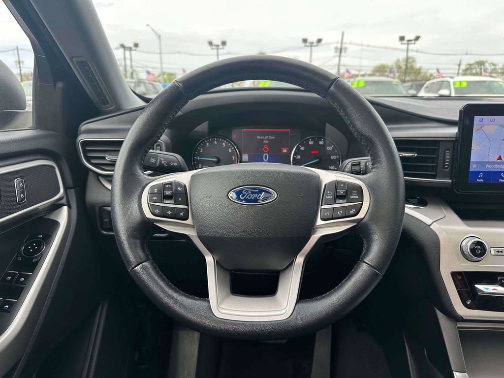 Used 2022 Ford Explorer XLT w/ Equipment Group 202A image 14