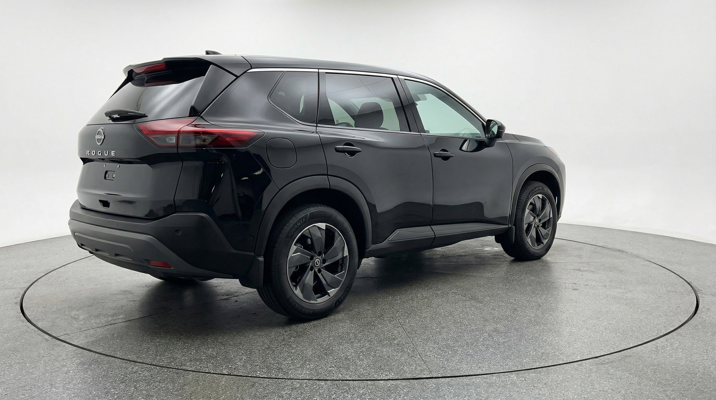 Used 2025 Nissan Rogue SV FWD image 9