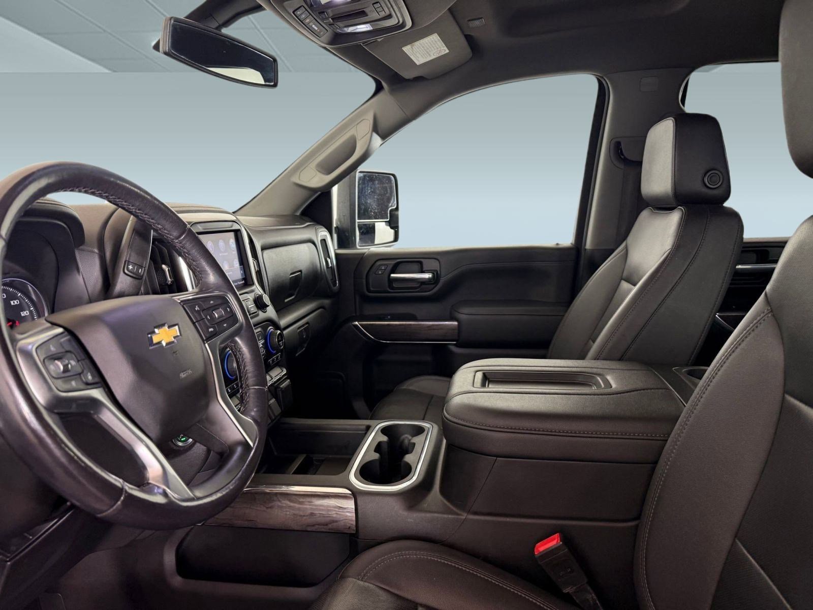 Used 2021 Chevrolet Silverado 3500 LTZ w/ LTZ Convenience Package image 24