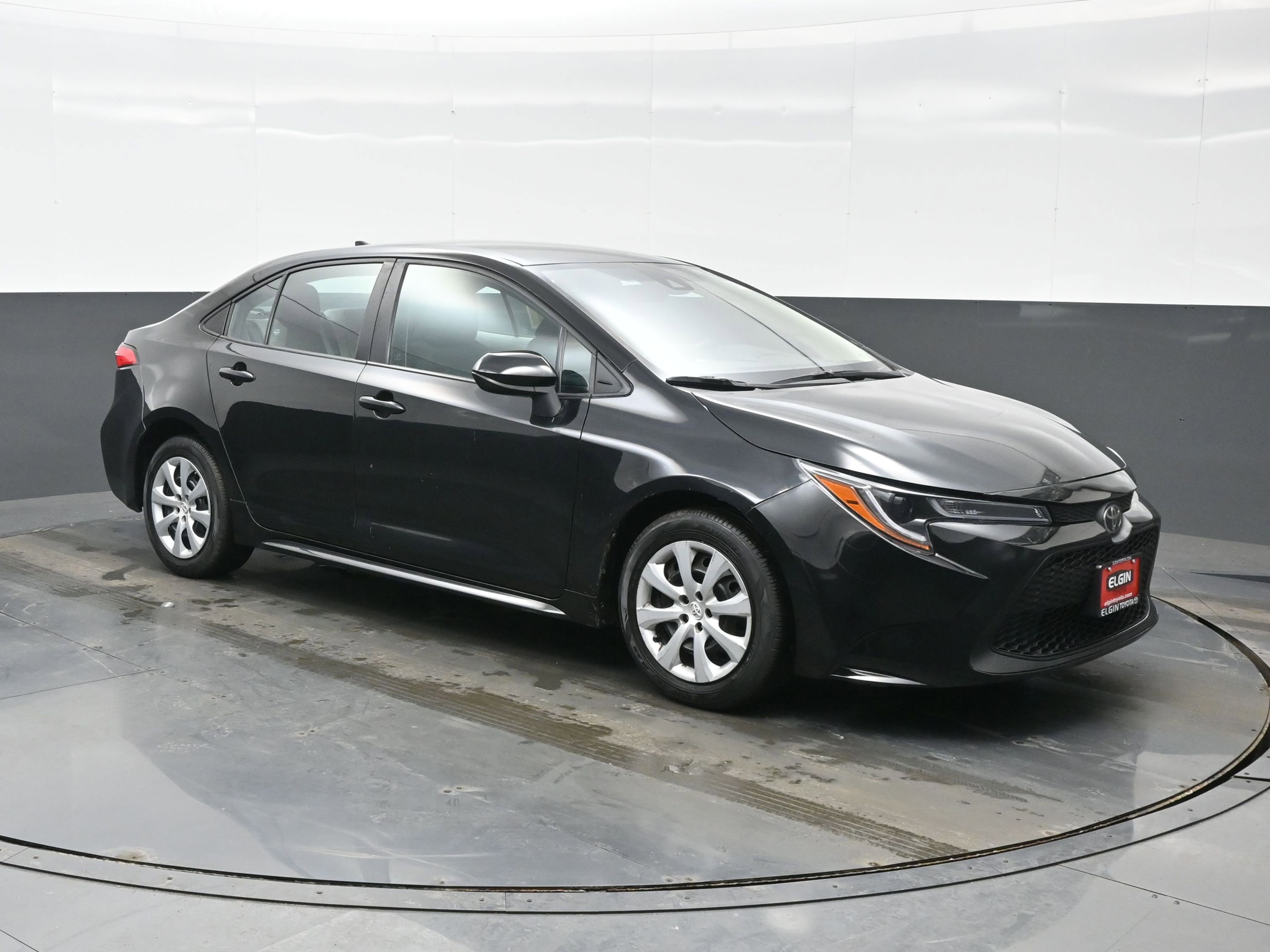 Used 2022 Toyota Corolla LE image 8