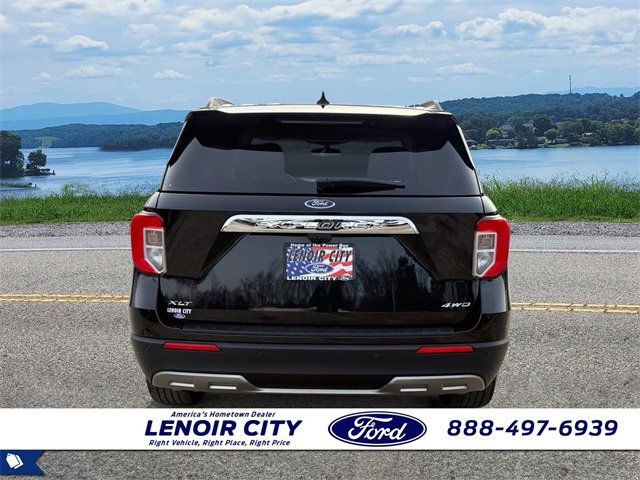 Used 2022 Ford Explorer XLT w/ Equipment Group 202A image 6
