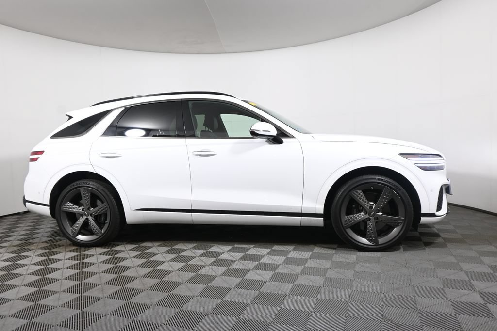 Used 2023 Genesis GV70 2.5T w/ Sport Prestige Package AWD/4WD image 8