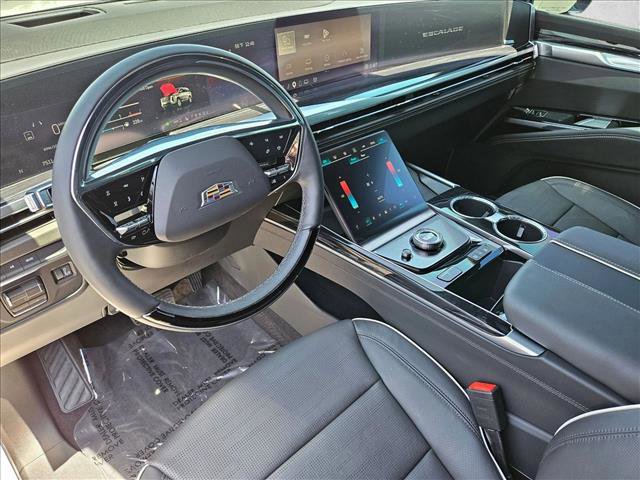 Used 2025 Cadillac Escalade Sport AWD/4WD image 11