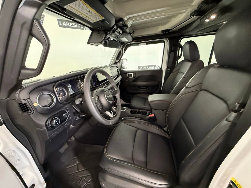 Used 2025 Jeep Gladiator Sport AWD/4WD image 15