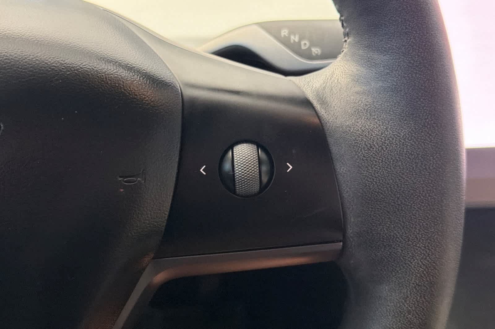 Used 2024 Tesla Model Y Long Range AWD/4WD image 27