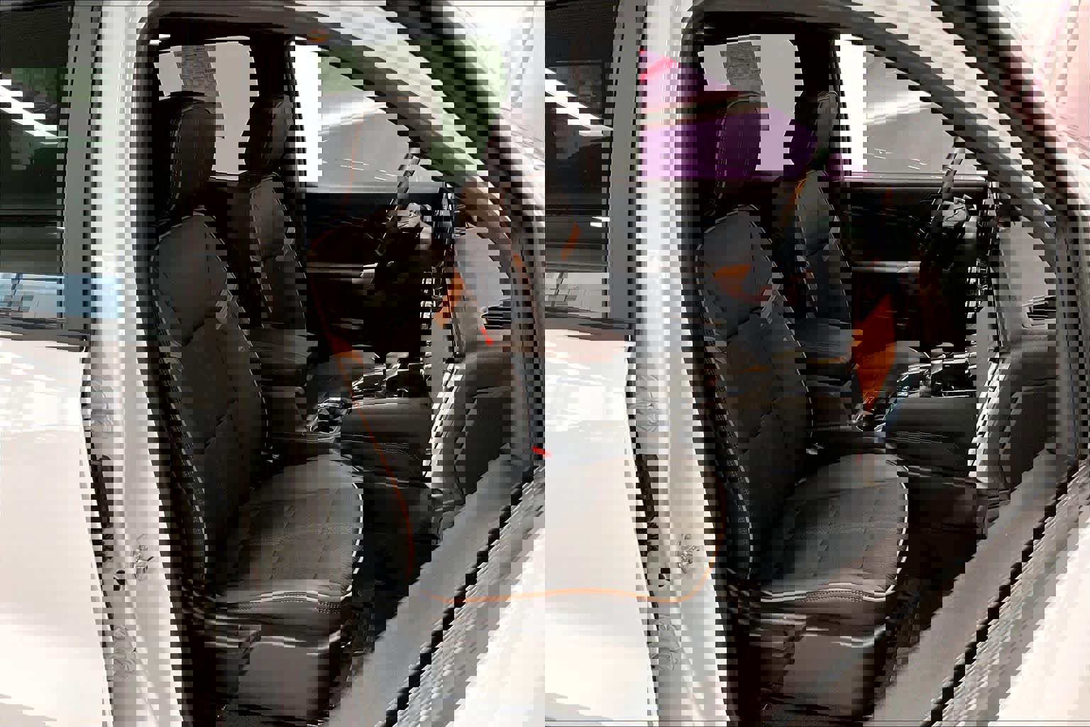 Used 2024 GMC Canyon AT4 w/ Technology Package image 12