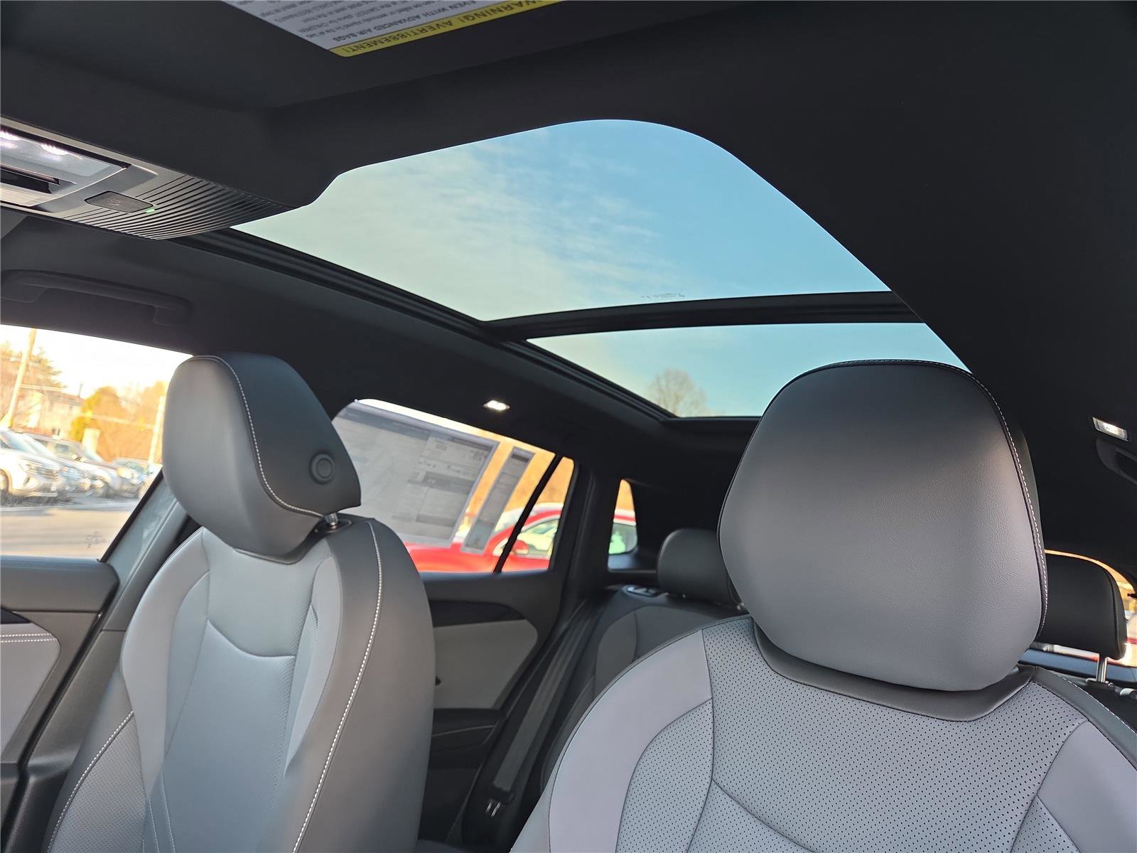 New 2026 Volkswagen Tiguan SE R-Line image 22