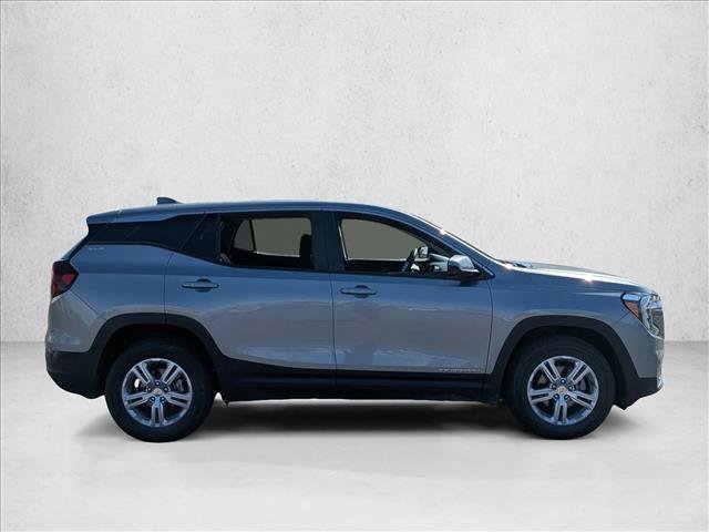 Used 2024 GMC Terrain SLE FWD image 4