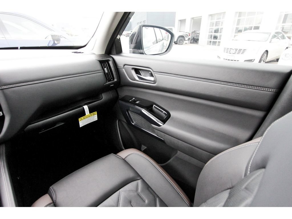 New 2026 Nissan Pathfinder Platinum FWD image 8