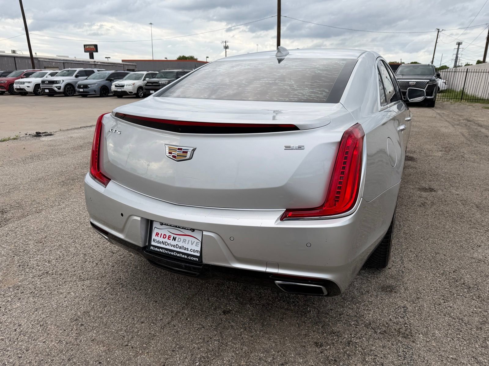 Used 2019 Cadillac XTS Luxury image 6
