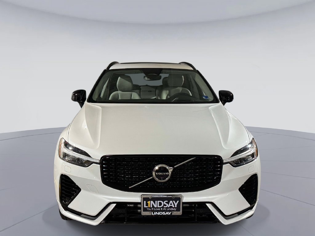 Used 2024 Volvo XC60 T8 Ultimate w/ Protection Package Premier AWD/4WD image 2
