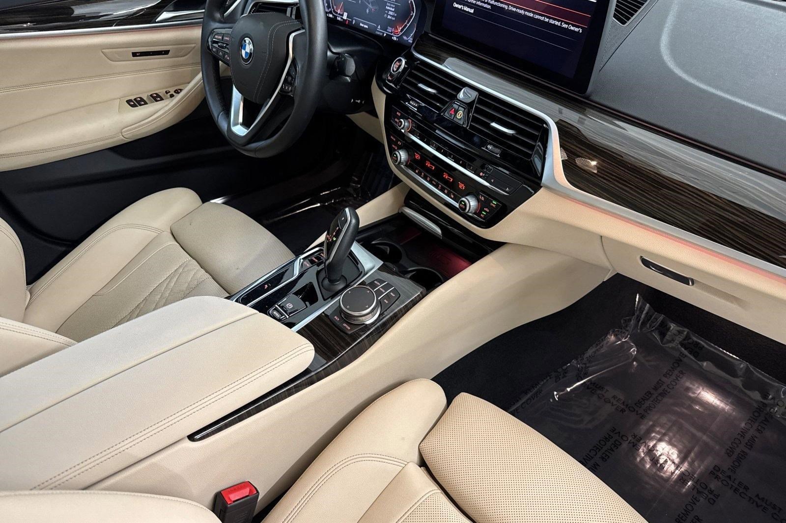 Certified 2023 BMW 530i w/ Premium Package image 33
