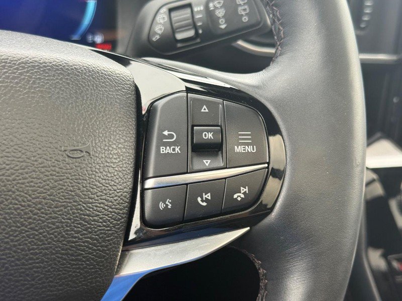 Certified 2023 Ford Explorer Platinum w/ Technology Package AWD/4WD image 21