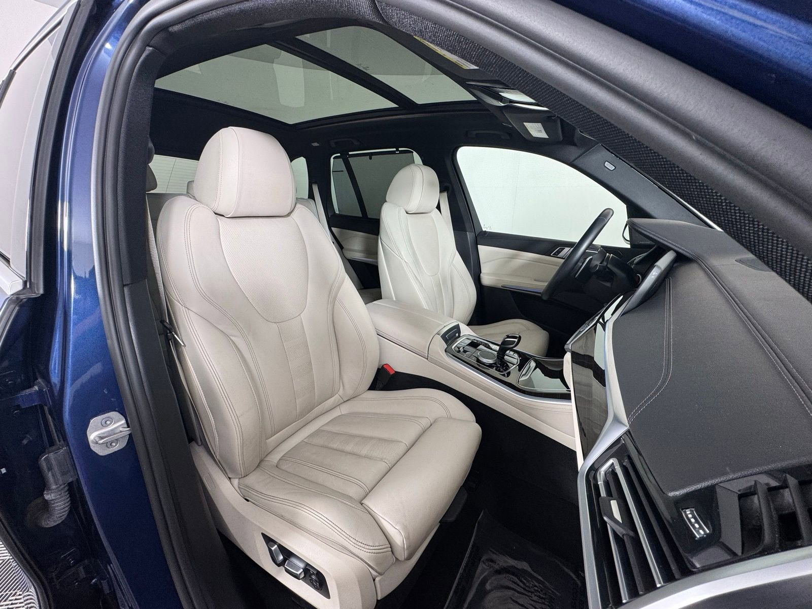 Used 2021 BMW X5 xDrive45e w/ Premium Package image 6